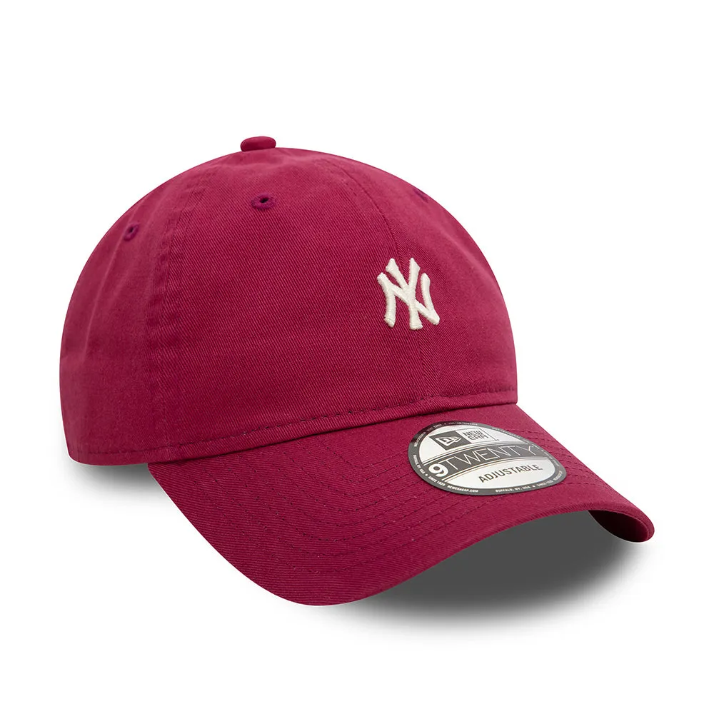 New Era 9TWENTY New York Yankees Baseball Cap - MLB Mini Washed - Cherry Red